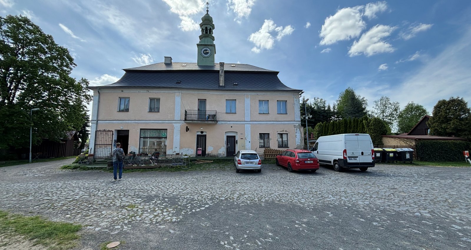 There is a grocery store and several restaurants